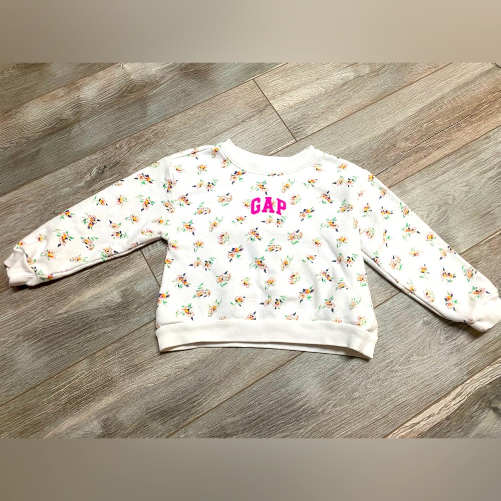 Gap Floral Sweatshirt 👧🏻🌸🌹